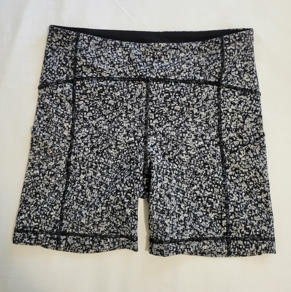 Lululemon Wunder Train High-Rise Shorts (Size 8)